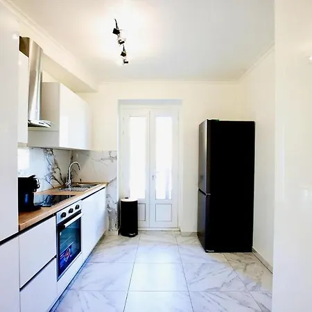 5 Mins To Basel - Private Parking Space - Fully Renovated