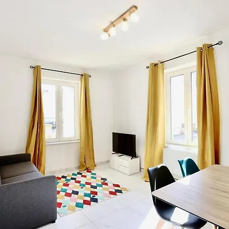 5 Mins To Basel - Private Parking Space - Fully Renovated Apartment