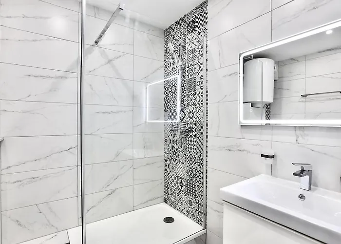 5 Mins To Basel - Private Parking Space - Fully Renovated *