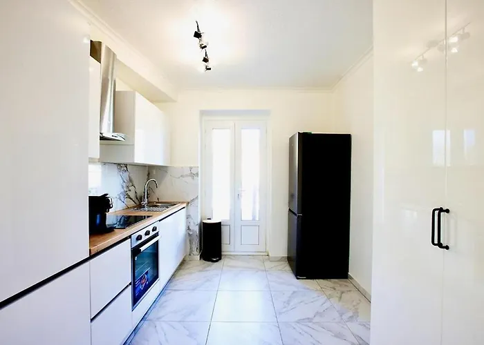 5 Mins To Basel - Private Parking Space - Fully Renovated
