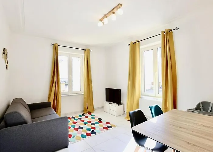 5 Mins To Basel - Private Parking Space - Fully Renovated Daire